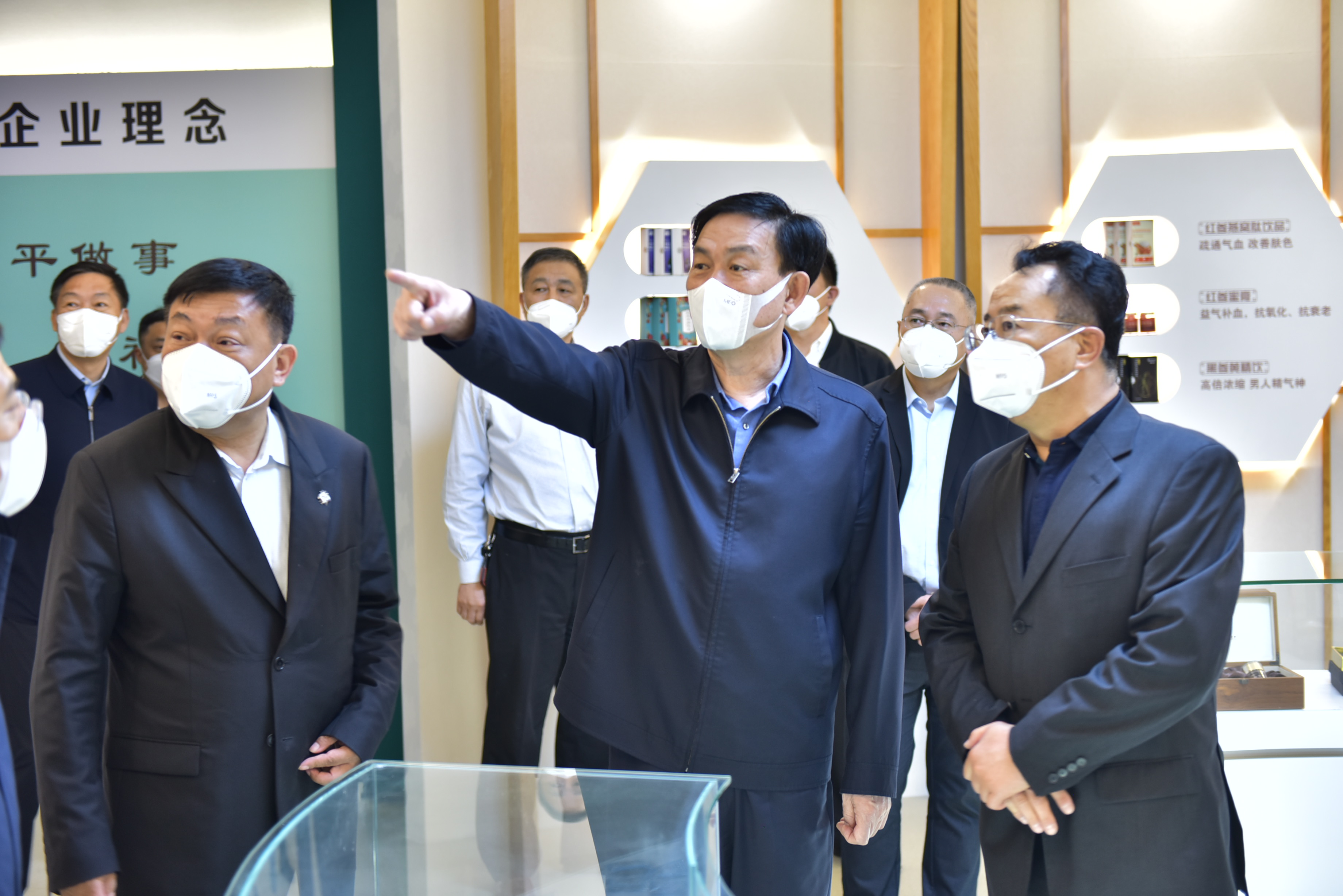 吉林省委常委、長春市委書記張志軍同志就助推民營經(jīng)濟發(fā)展到吉林北藥集團調(diào)研